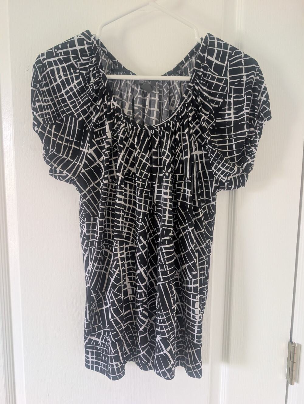 KENNETH COLE Reaction Black & White Top Medium